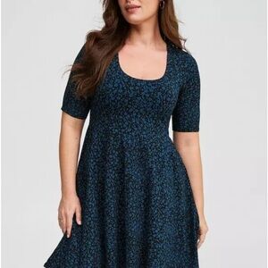 Torrid Mini Foxy Elbow Sleeve Skater Dress  5 blue stars 5x